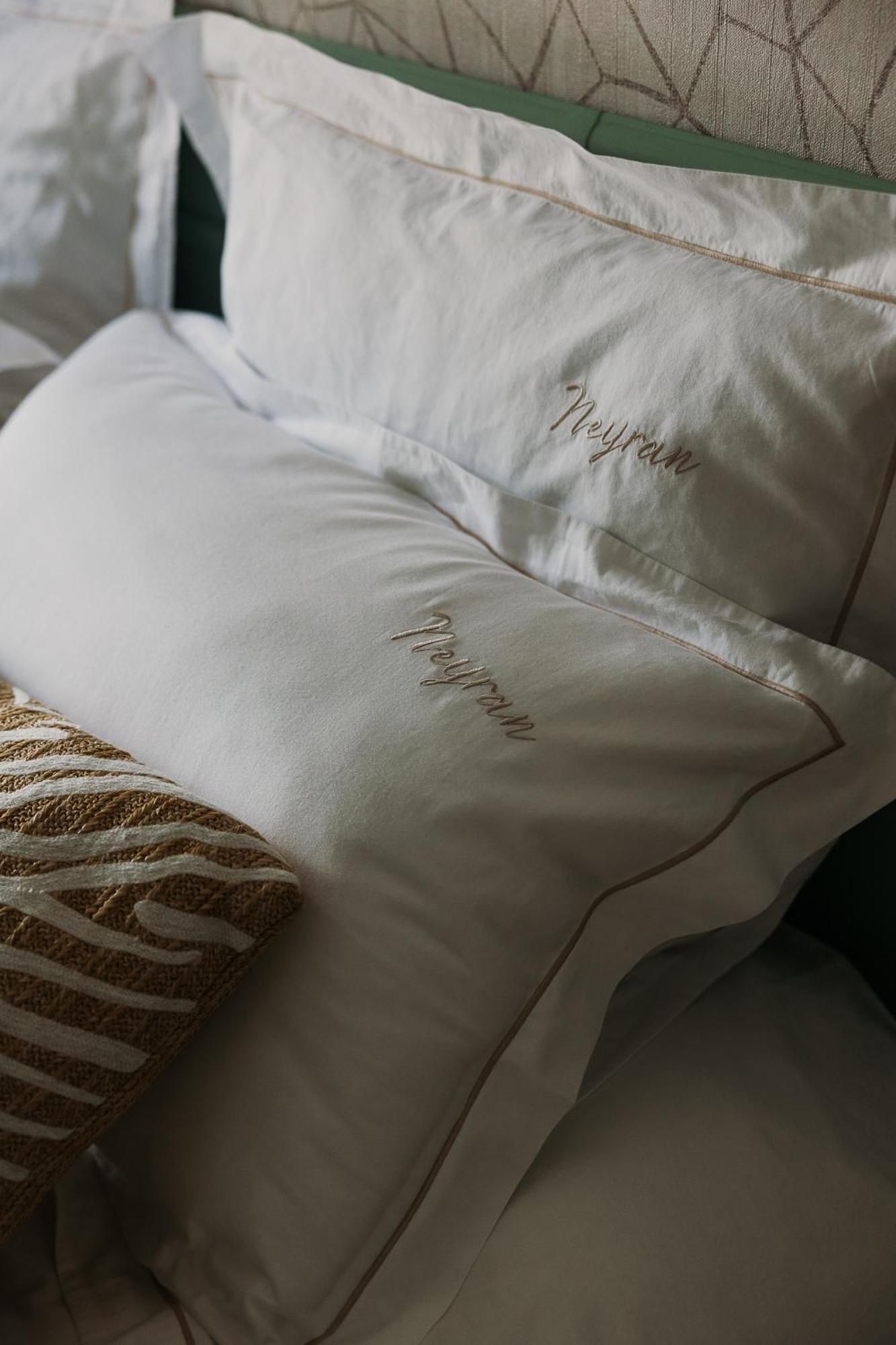 Chateau De Neyran Chambre D'Hotes & Spa Soulac-sur-Mer Rom bilde